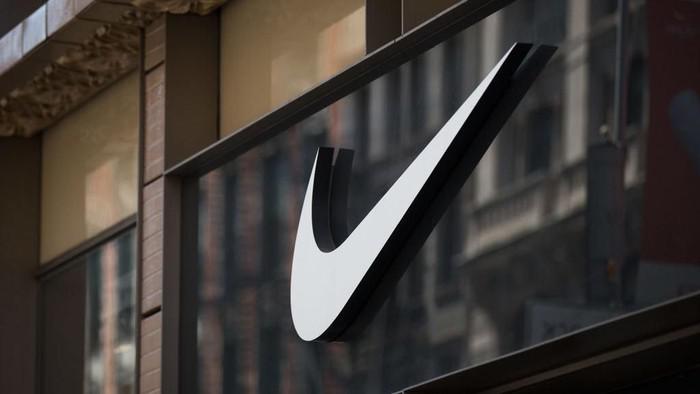 Nike Mulai Kewalahan Hadapi Hoka dan On, Saham Goyang-Mau PHK Karyawan