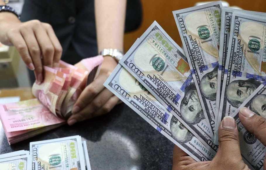 The Fed Tak Tergesa Pangkas Suku Bunga, Rupiah Lesu ke Rp15.525 per USD