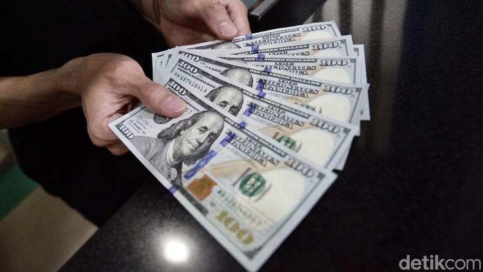 Padahal Lagi Loyo, Dolar AS Menguat Tipis Terhadap Rupiah