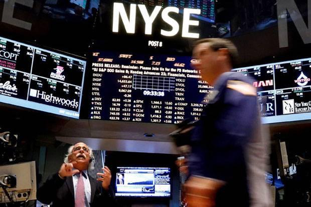 Wall Street Tertekan Jelang Rilis Data PCE AS