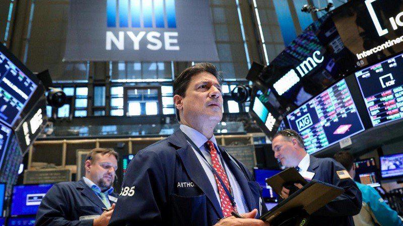 Investor Tunggu Data Harga Konsumen, Wall Street Variatif