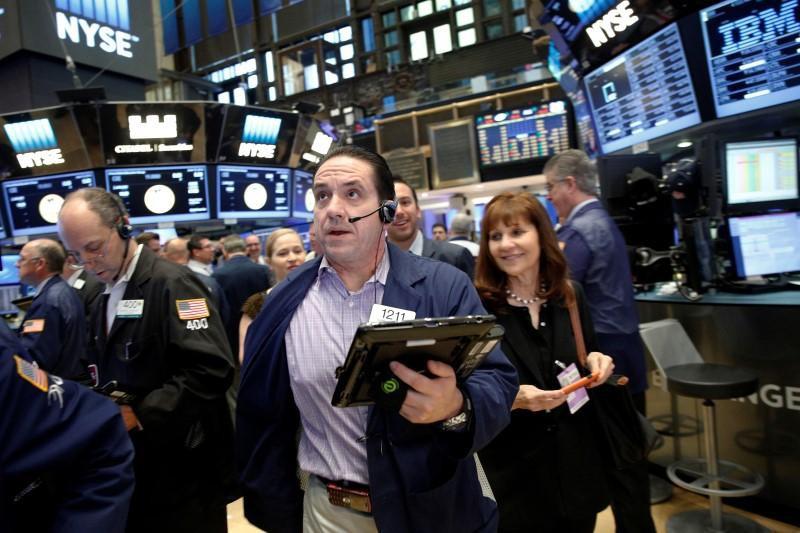 Wall Street Dibuka Hijau Sambut Data Tenaga Kerja dan Pengangguran