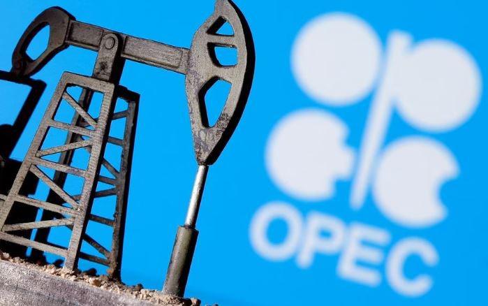 OPEC+ Tekan Produksi, Harga Minyak Kembali Menguat