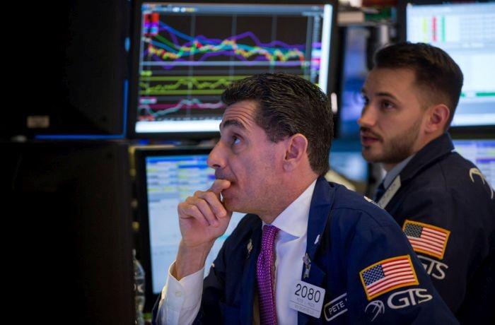 Wall Street Dibuka Tak Kompak, Semua Mata Kini Tertuju ke The Fed