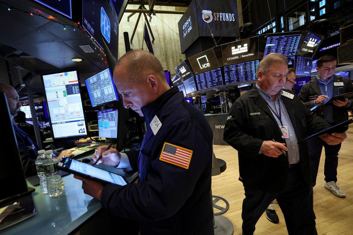Wall Street Ditutup Lebih Rendah akibat Imbal hasil Treasury dan Ekspektasi Suku Bunga