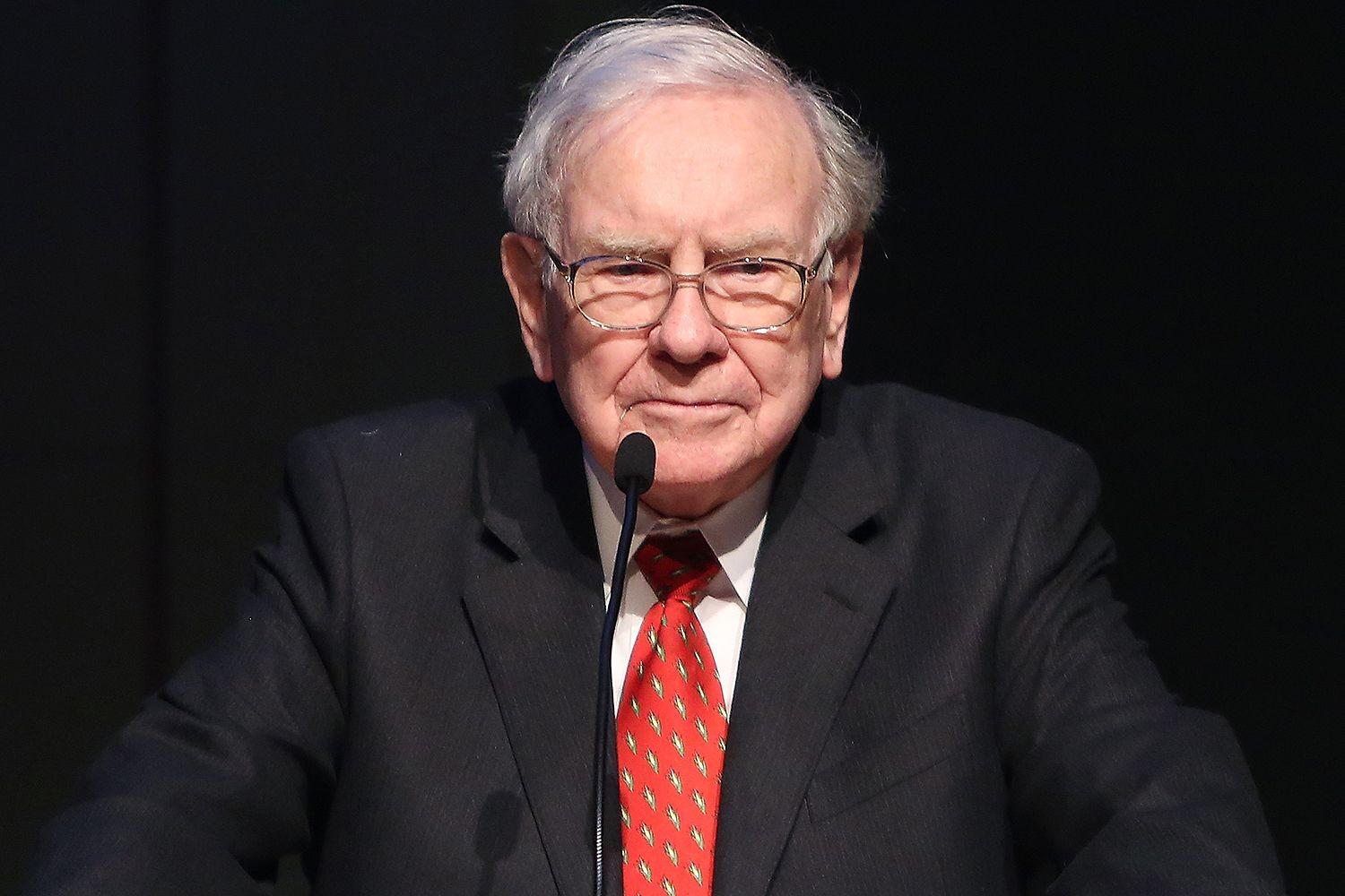 Berkshire Hathaway Milik Warren Buffett Jual 13 Persen Saham Apple