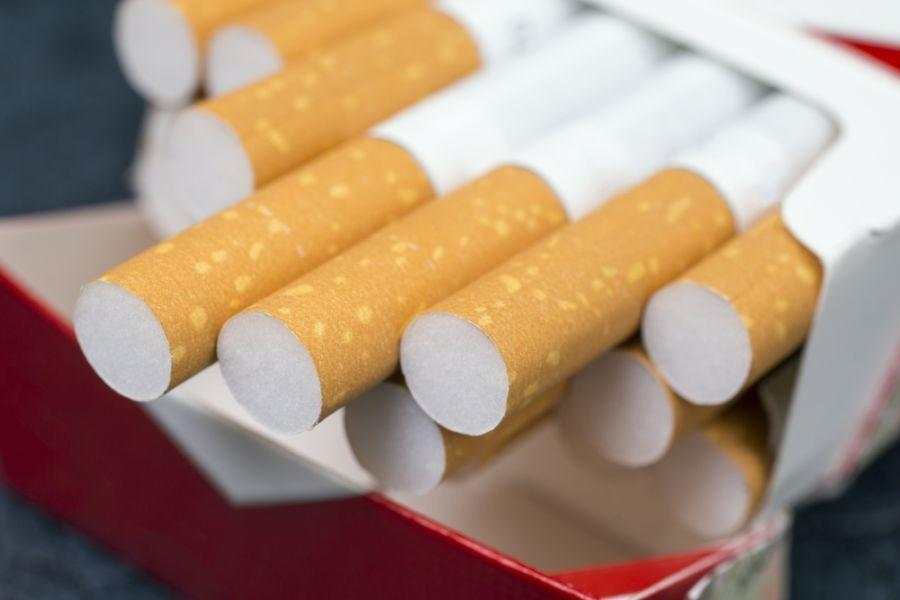 Saham GGRM-HMSP Cs Melesat usai Cukai Rokok Tidak Naik di 2025