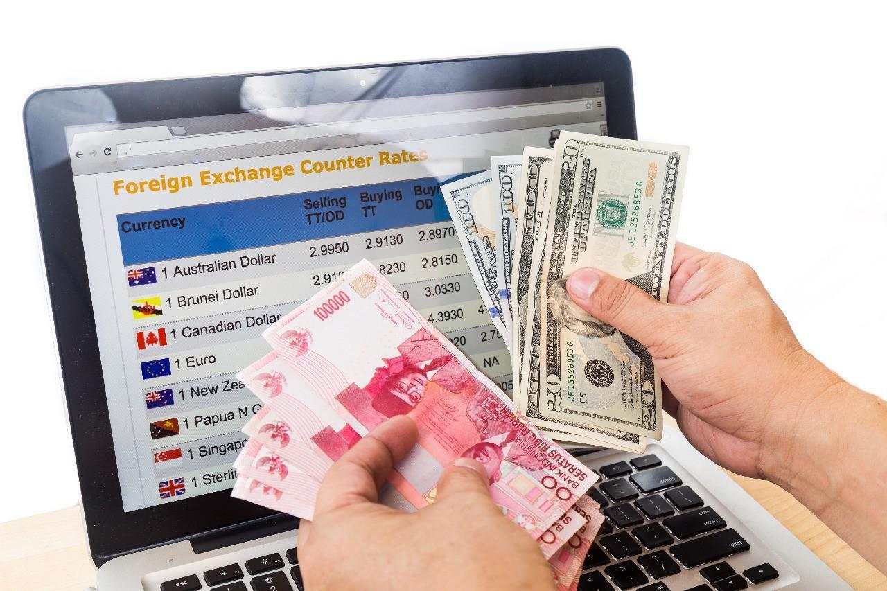 Rupiah Ditutup Menguat ke Rp15.187 per USD Ditopang Sentimen Global